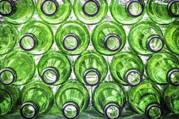 Leere grüne Flasche — Stockfoto