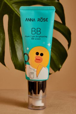 Udachny, Rusya - 28 Ağustos 2021: ANNA ROSE Aqua Hafif Nemlendirici BB Krem Hattı Sally