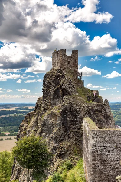 Ruínas do castelo de Trosky no Paraíso Boêmio — Fotografia de Stock