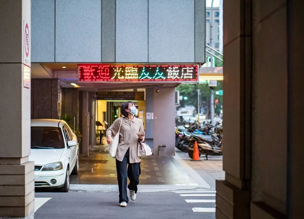 Taipei Taiwan May Passengers Wearing Surgical Mask May 2021 Taipei — Stock Photo, Image