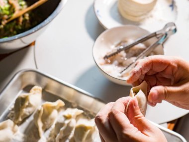 Kıymalı hamur tatlısı yapmak için.