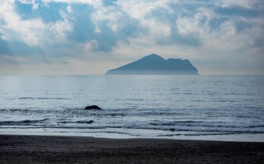 Tayvan, Yilan 'daki Guishan (Kaplumbağa) Adası.