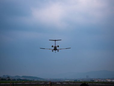 Taipei City, Tayvan 'a uçak iniyor..