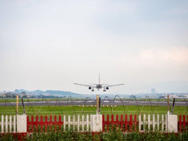 Taipei, Tayvan 'a uçak iniyor..