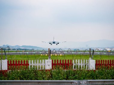 Taipei City, Tayvan 'a uçak iniyor..
