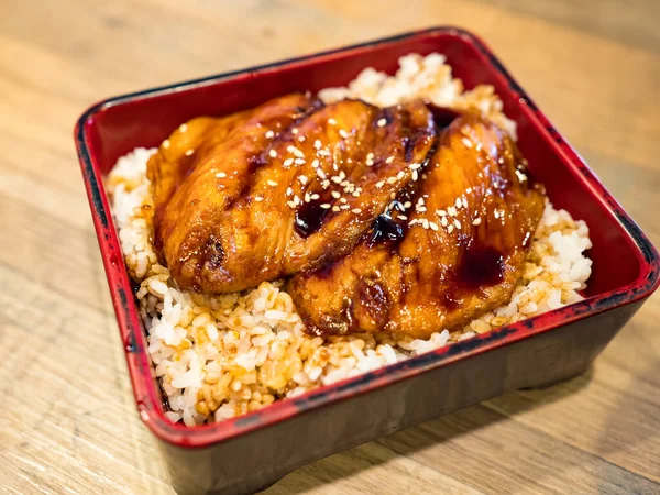 Arroz Blanco Cubierto Con Anguila Parrilla —  Fotos de Stock