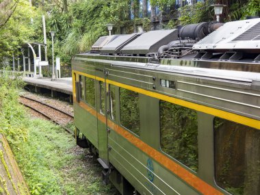 Lingjiao, Tayvan - 20 Eylül 2021: Pingxi Demiryolu Treni 20 Eylül 2021 'de Lingjiao, New Taipei City, Tayvan