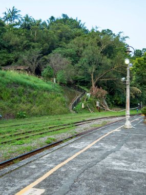 Jingtong, Tayvan - 20 Eylül 2021: Pingxi Demiryolu Treni 20 Eylül 2021 'de Jingtong, New Taipei City, Tayvan