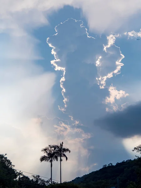 Vacker Sol Crepuscular Ray Stråle Himlen — Stockfoto