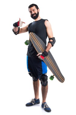 Adam kendisiyle gurur