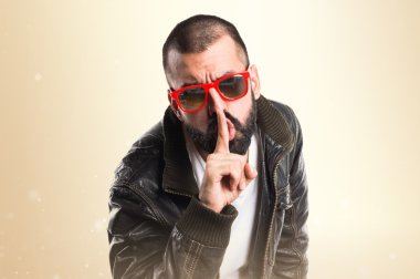 Pezevenk adam yapma sessizlik jest