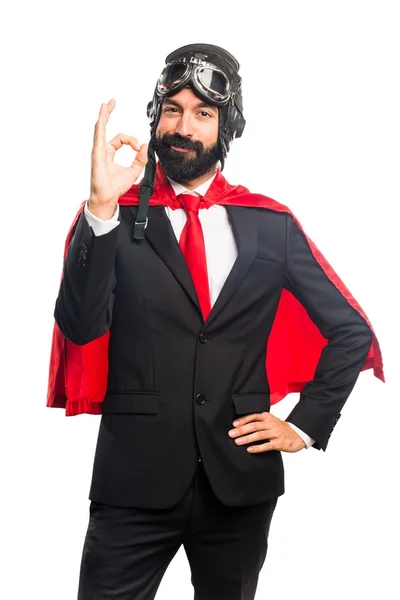Superhelden-Geschäftsmann macht Ok-Zeichen — Stockfoto