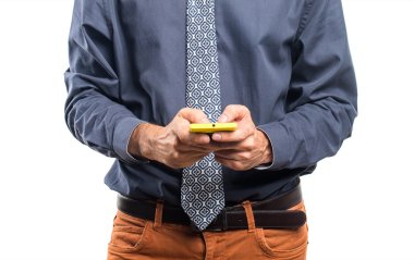 İçin mobil konuşan adam