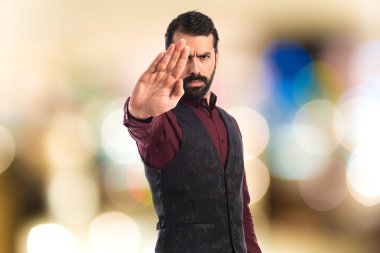 Giyen yelek dur işareti yapma dostum