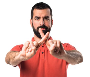 Hiçbir hareketi yapan yakışıklı erkek