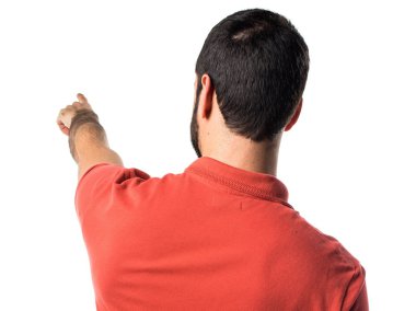 Yakışıklı adam işaret arka