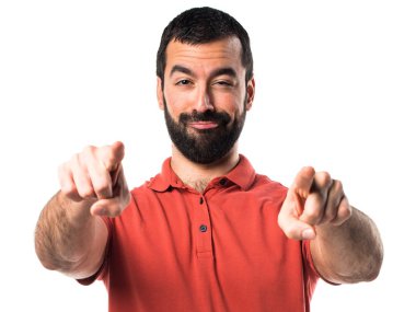 Yakışıklı adam önüne işaret