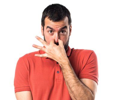 Yakışıklı adam kötü jest kokulu yapma