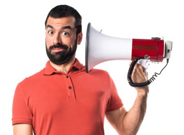 Yakışıklı adam tarafından megafon bağırarak