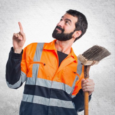 Çöp Adam yukarı dönük