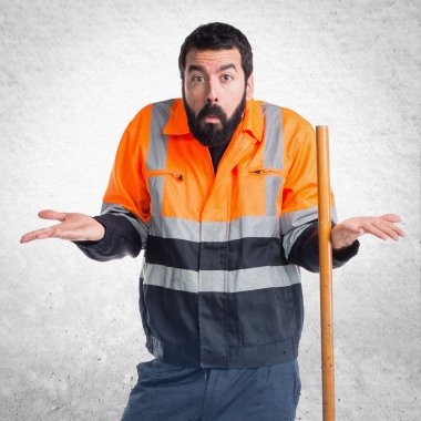 Çöp Adam önemsiz jest yapma