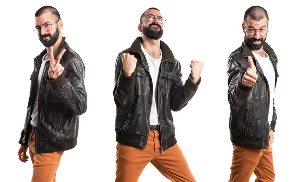 Hombre afortunado usando una chaqueta de cuero —  Fotos de Stock