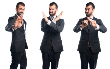 İşadamı dur işareti yapıyor