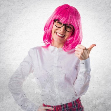 başparmak ile öğrenci kız