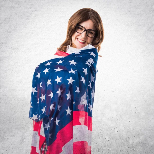 アメリカの国旗を保持している学生の女の子 — ストック写真
