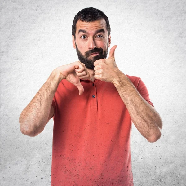 Hombre sobre fondo aislado — Foto de Stock