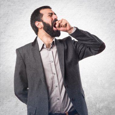 Adam çok öksürük