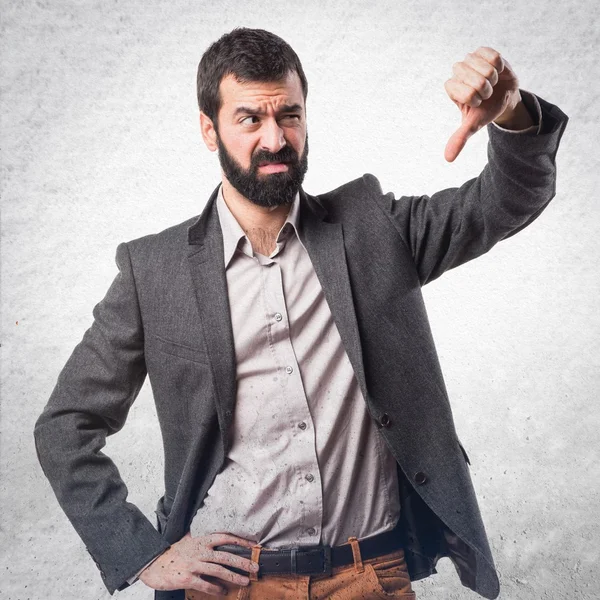 Hombre haciendo mala señal — Foto de Stock