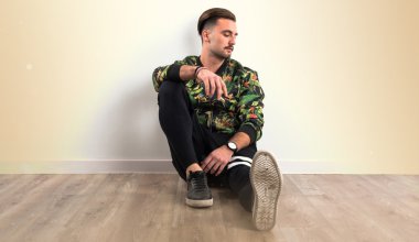 İzole arka plan üzerinde model