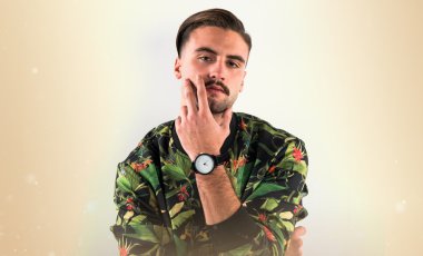 İzole arka plan üzerinde model