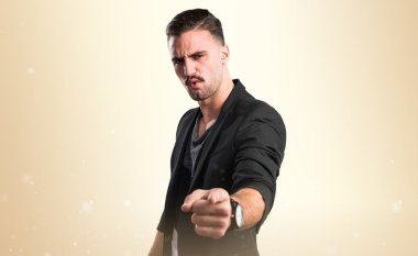 Yakışıklı adam kapak eaing