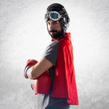 Süper kahraman ile boks eldivenleri