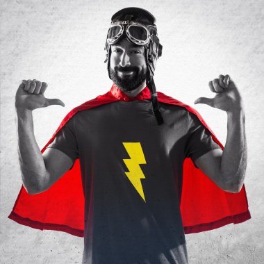 Adam kendisiyle gurur 