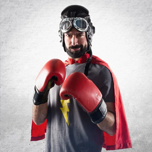 Superhrdina s Boxerské rukavice — Stock fotografie