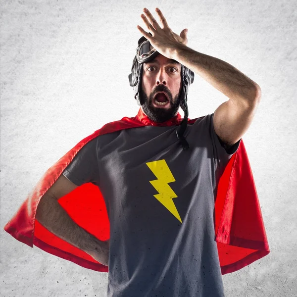 Супергерой делает неожиданный жест — стоковое фото