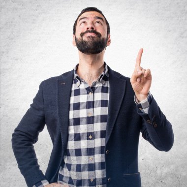 yakışıklı adam yukarı dönük