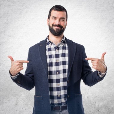 Adam kendisiyle gurur