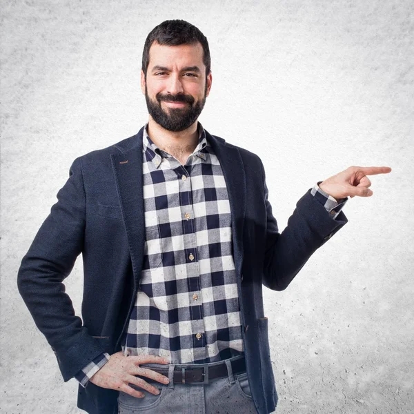 Yakışıklı adam lateral için işaret