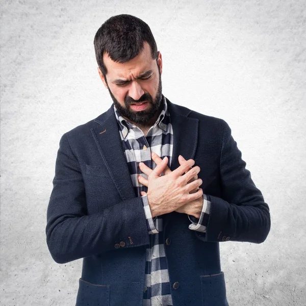 Mann mit Herzschmerzen — Stockfoto