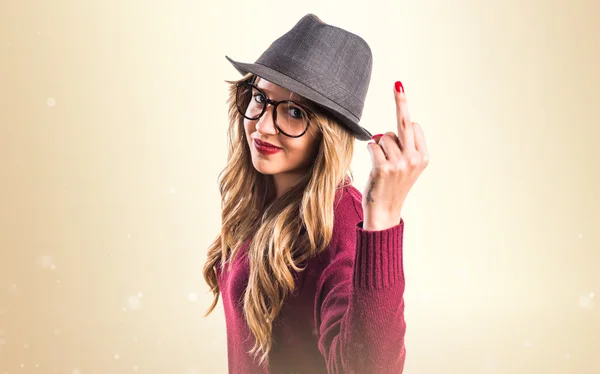 Hipster junges Mädchen macht Horn-Geste — Stockfoto