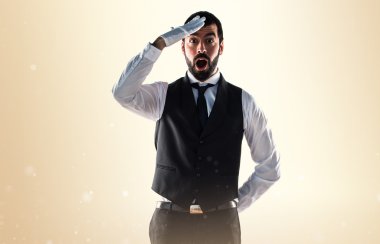 Lüks garson sürpriz jest yapıyor