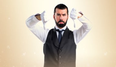 Lüks garson kötü sinyal yapıyor