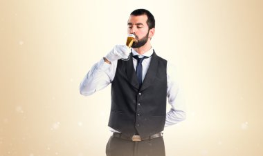 Şampanya ile lüks garson