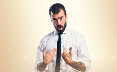 İşadamı sürpriz jest yapıyor