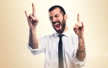 İşadamı boynuz jest yapma