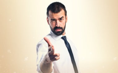 silah jest yaparak işadamı